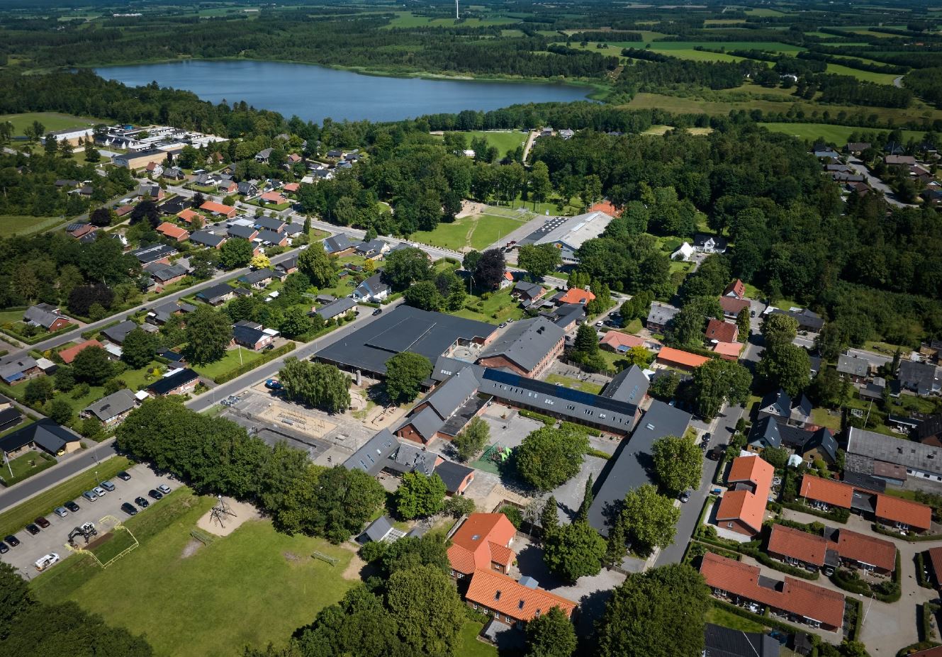Opførelse af skole- og daginstitutions bygning