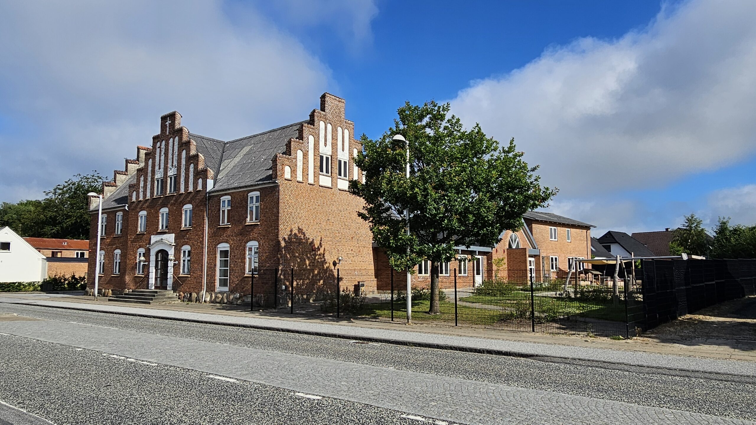 vQSdmolKhmPE-20260710_091138 Opførelse af skole- og daginstitutions bygning