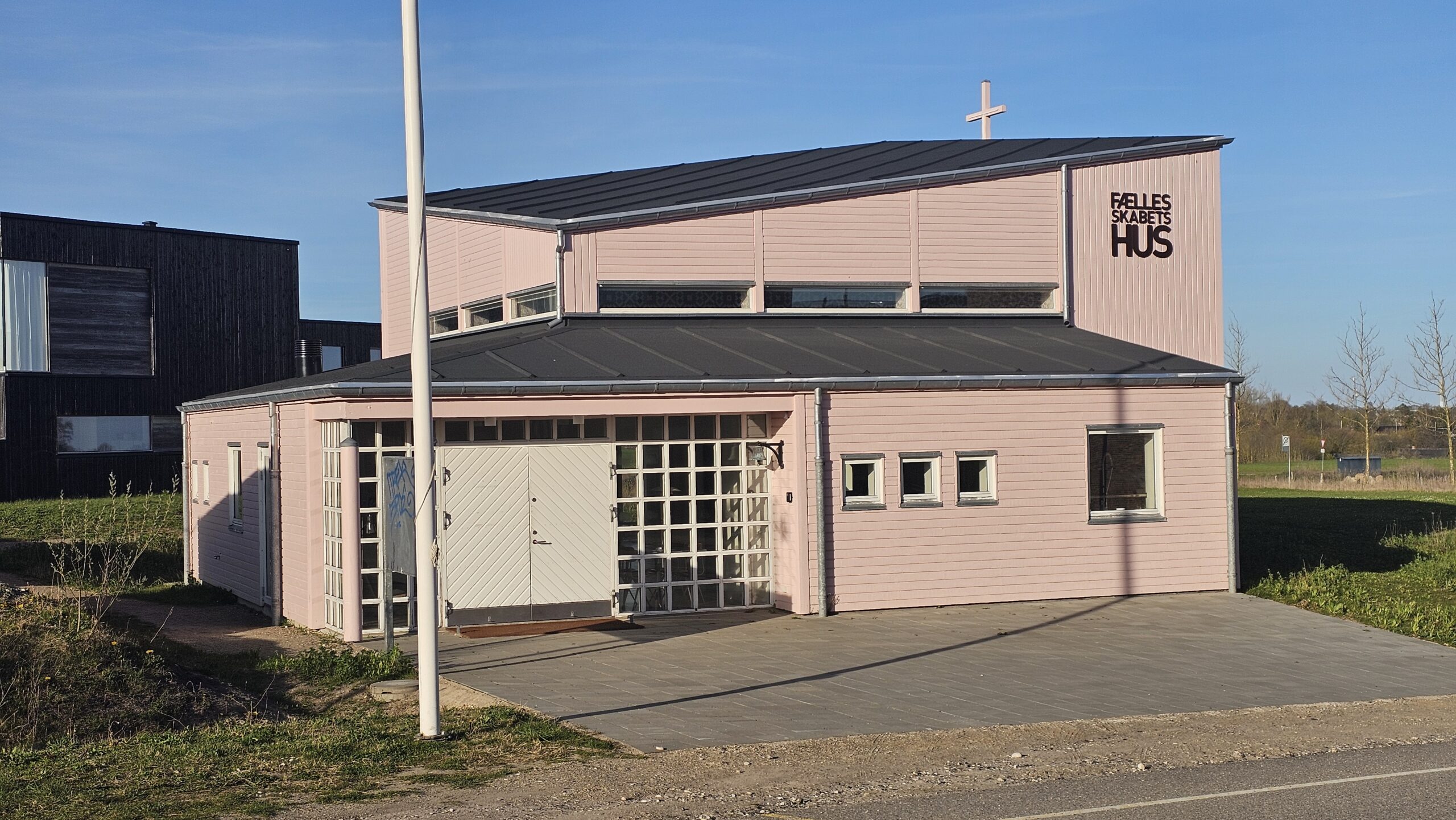 Opførelse af skole- og daginstitutions bygning